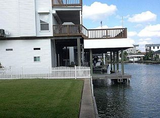 242 Isles End Rd, Tiki Island, TX 77554