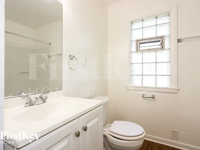 723 Fulton Ave — Photo 12