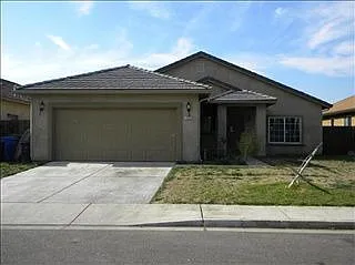 1923 Amberwood Ln photo 1