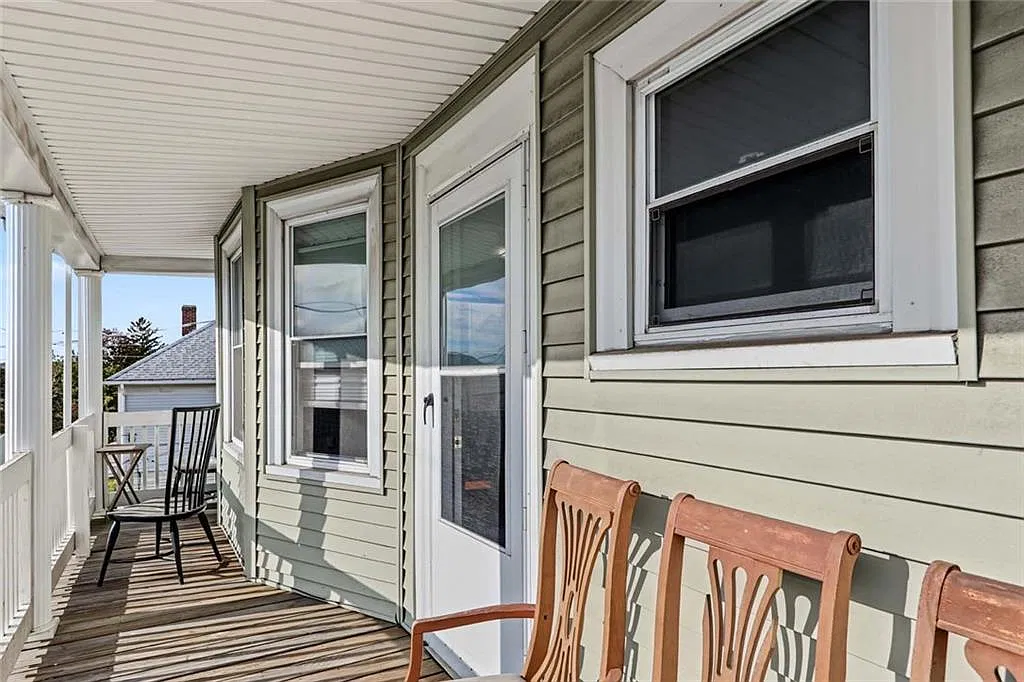 3 bed, 1.0 bath, 1317 sqft, $2,400 — Photo 3
