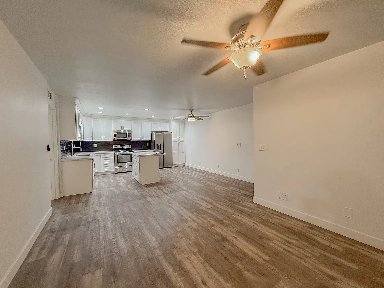 5525 E Thomas Rd Unit B7, Phoenix Az — Photo 2