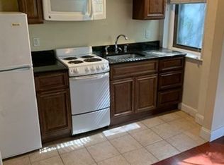 250 Newbury St APT 1F, Boston, MA 02116