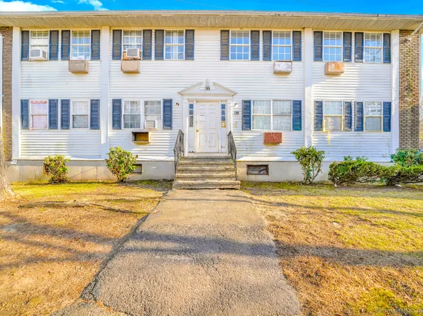 81 Angel Drive APT D, Waterbury, CT 06708