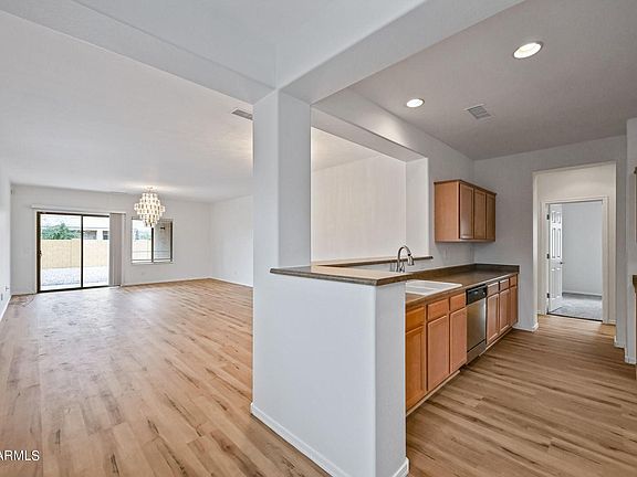 5th image of 26152 W Yukon Dr