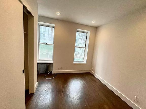 3rd image of 442 10th Ave APT 4FS
