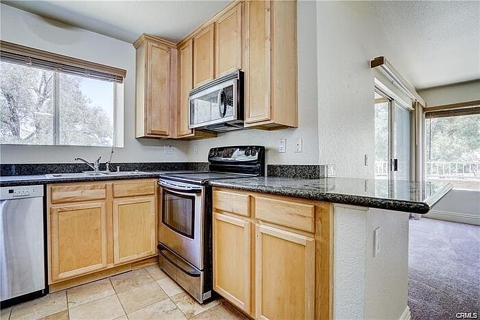 1st image of 88 88 N Jackson Ave