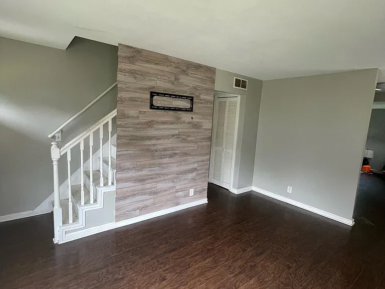 63 Terrace Ln — Photo 3