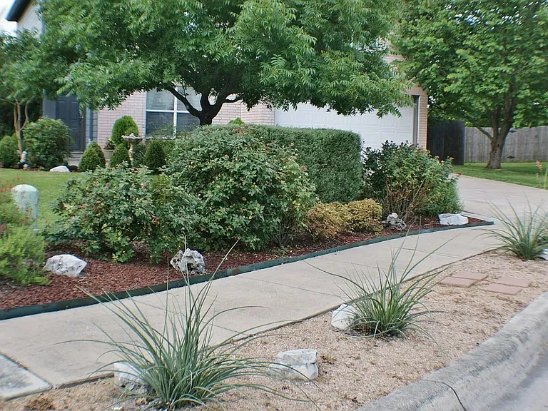 335 Stone Point — Photo 1