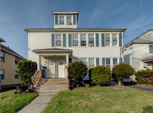 102 Thomaston St, Hartford, CT 06112