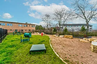 Sunset Place Apartments — Photo 65