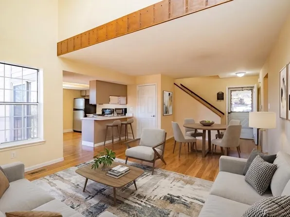 316 Cobblestone Dr, Colorado Springs, CO 80906