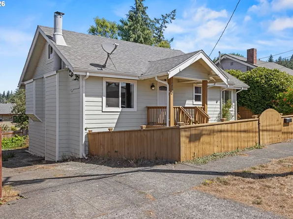 540 E 11th St, Coquille, OR 97423
