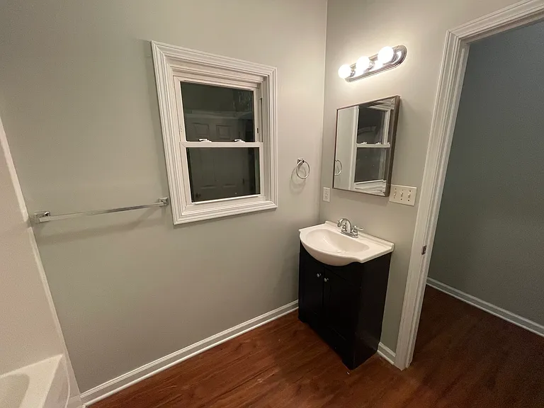 202 N Queen St — Photo 26