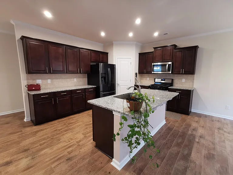 7107 Thornrose Dr — Photo 3