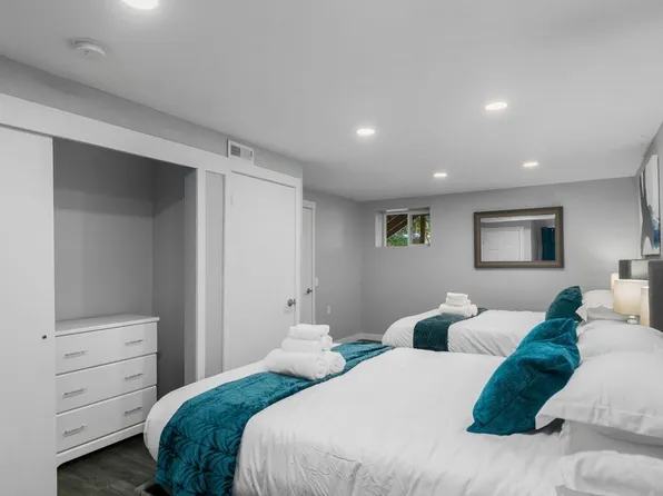 348 NE 193rd St #2, Seattle, WA 98155