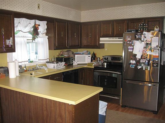 4th image of 17 Ledgewood Dr