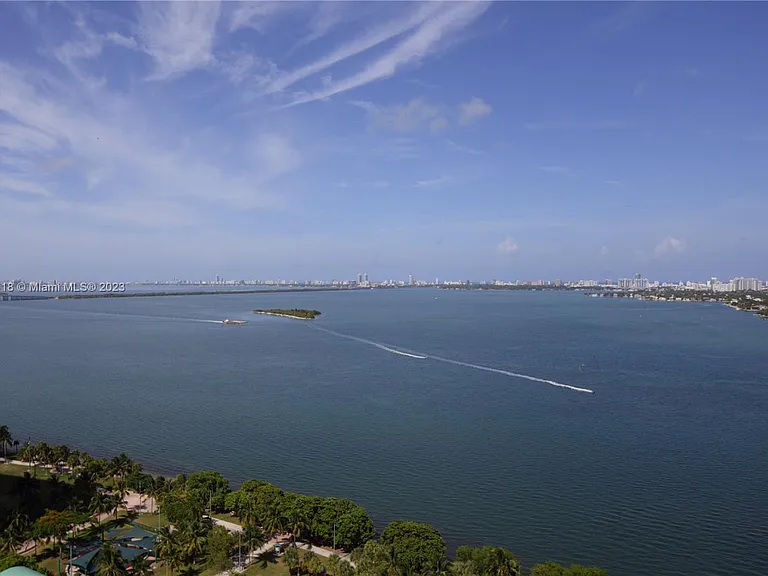 1750 N Bayshore Dr #2602 — Photo 4