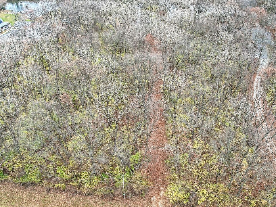 2nd image of 2830 N Lincoln Lake Dr