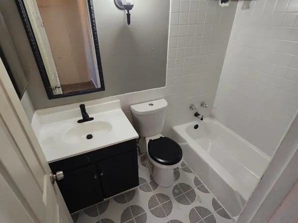 8676 Morningaire Cir, Hazelwood, MO 63042