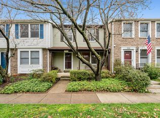 2942 Bridgehampton Ct, Falls Church, VA 22042