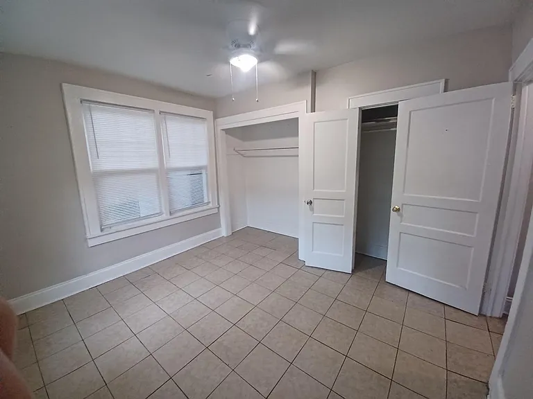 917 N Jackson St — Photo 1