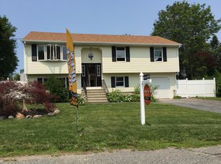 55 Sunhill Rd, Taunton, MA 02780