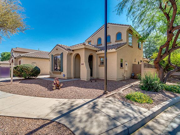 4th image of 21027 E Munoz St