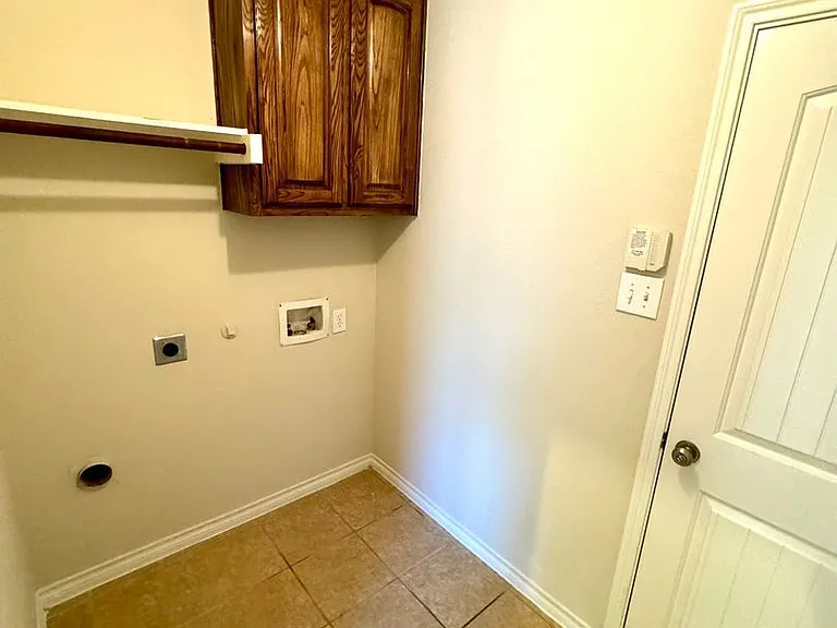 1703 Stonewick Dr — Photo 8