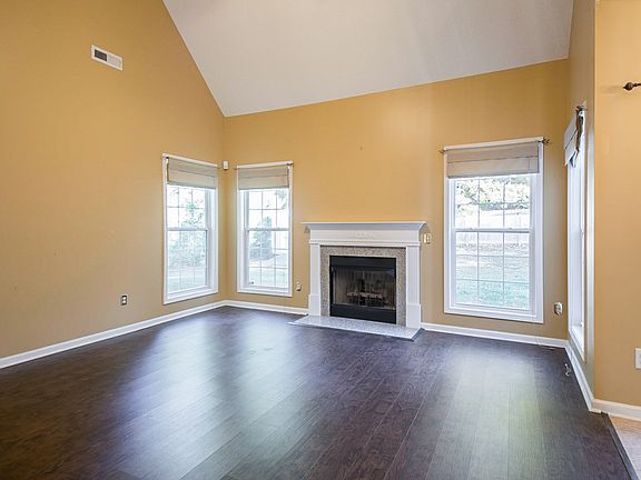 3rd image of 4202 Timberwood Dr