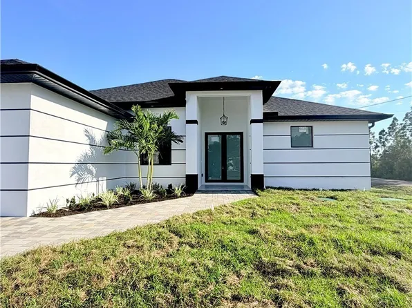 800 E 7th St, Lehigh Acres, FL 33972