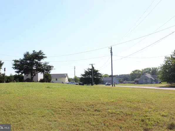 1601 High Sea Dr, Greenbackville, VA 23356