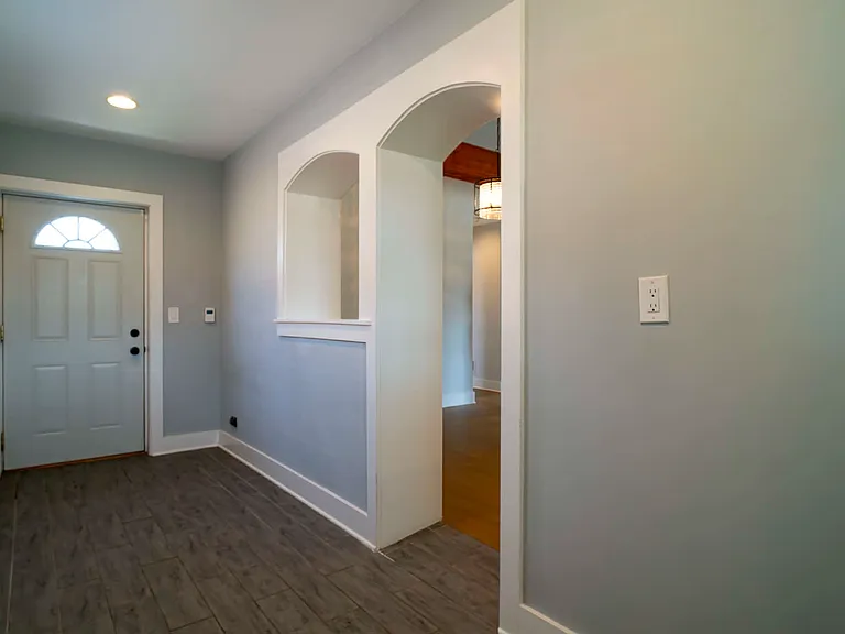 2537 Willow St — Photo 13