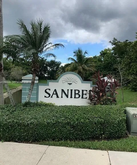 8040 Sanibel Dr #8040 — Photo 1