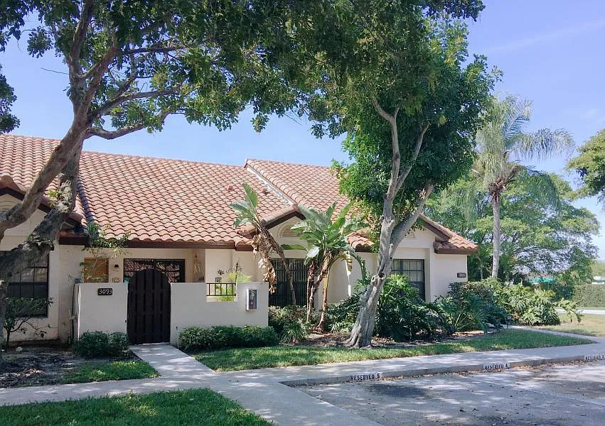 3095 Inglewood Ter