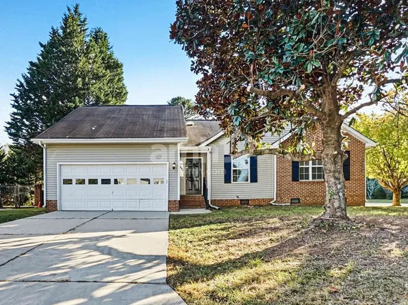 3972 Cherry Tree Dr, Greensboro, NC 27405