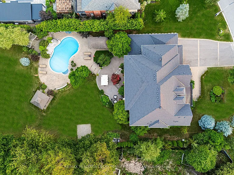 30 Bernadotte Dr — Photo 50