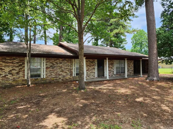 1074 Caddo St, Camden, AR 71701