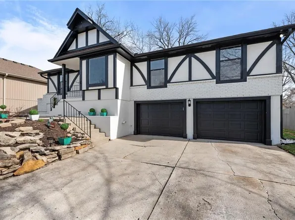 1016 SE 6th St, Lees Summit, MO 64063