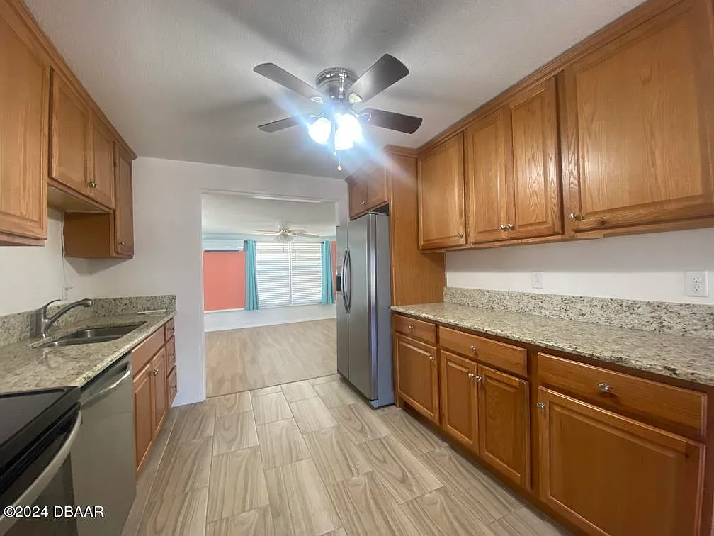2 bed, 1.5 bath, 924 sqft, $1,995 — Photo 4