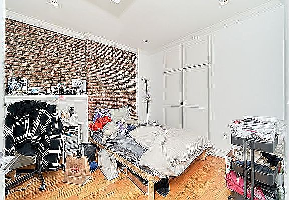 5th image of 233 E 82nd St APT 2C