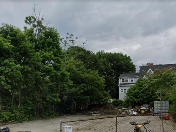 13 Northampton St, Worcester, MA 01605