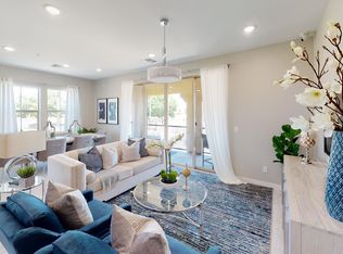 155 N Lakeview Blvd #203, Chandler, AZ 85225