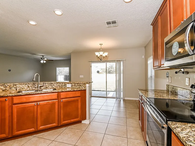 6402 Trent Creek Dr — Photo 7