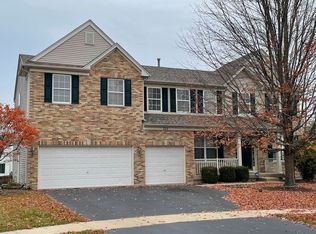 222 Powder Horn Ct, Gilberts, IL 60136