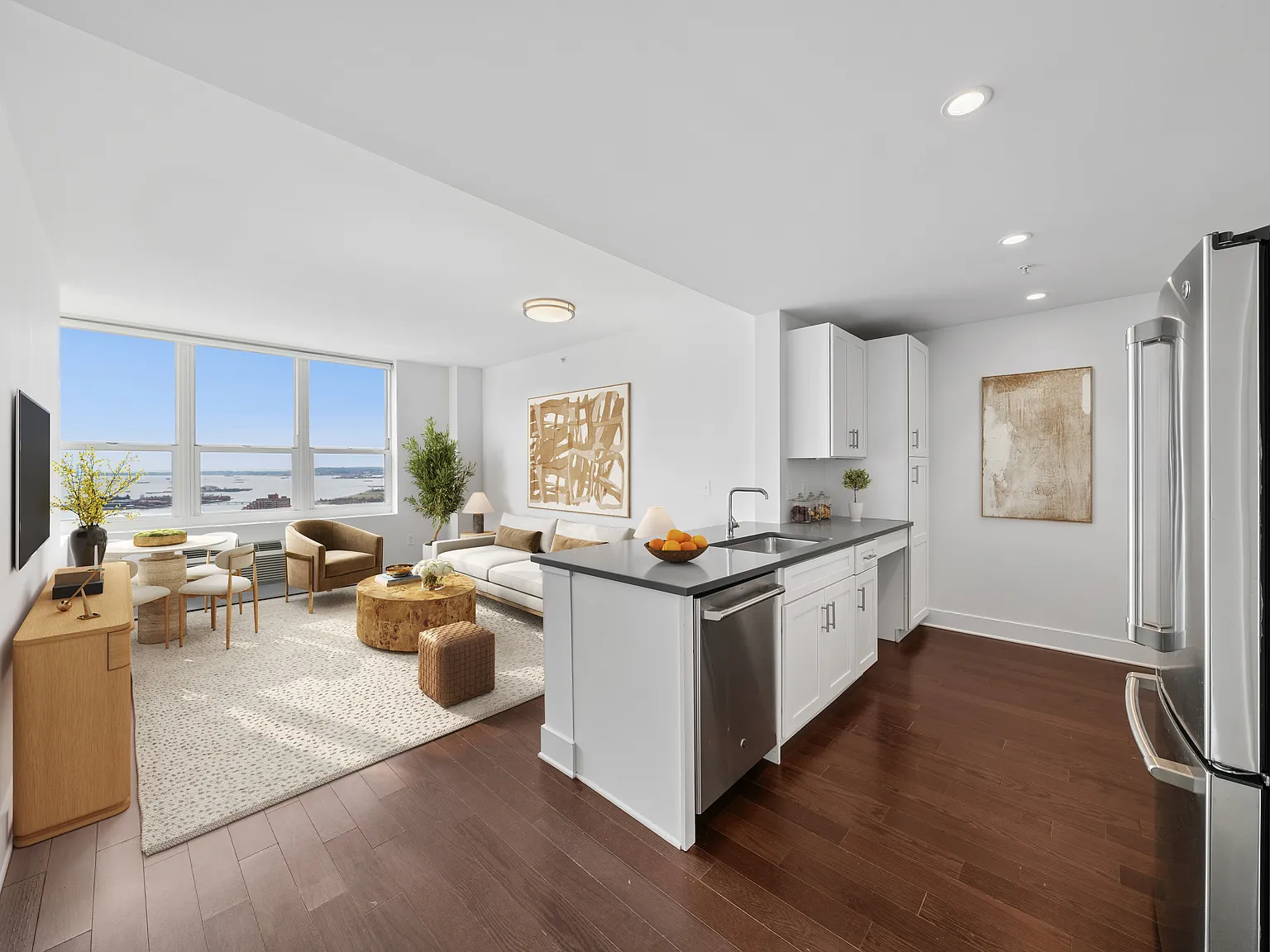 65 Bay Street Apartments — Photo 2