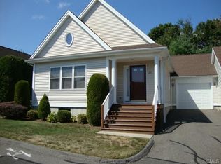 271 Summerfield Gdns, Shelton, CT 06484