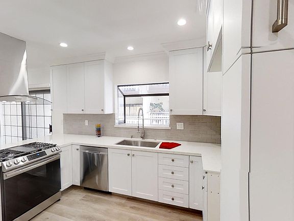 4th image of 404 Avenue G Unit 28