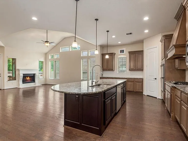 23034 Creek Park Dr — Photo 12