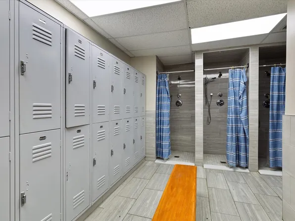 1705 Harmon Cove Tower image 44 of 49