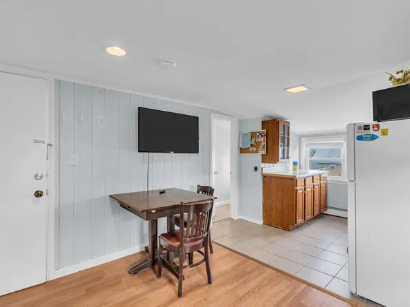212 4th Ave APT D, Manasquan, NJ 08736